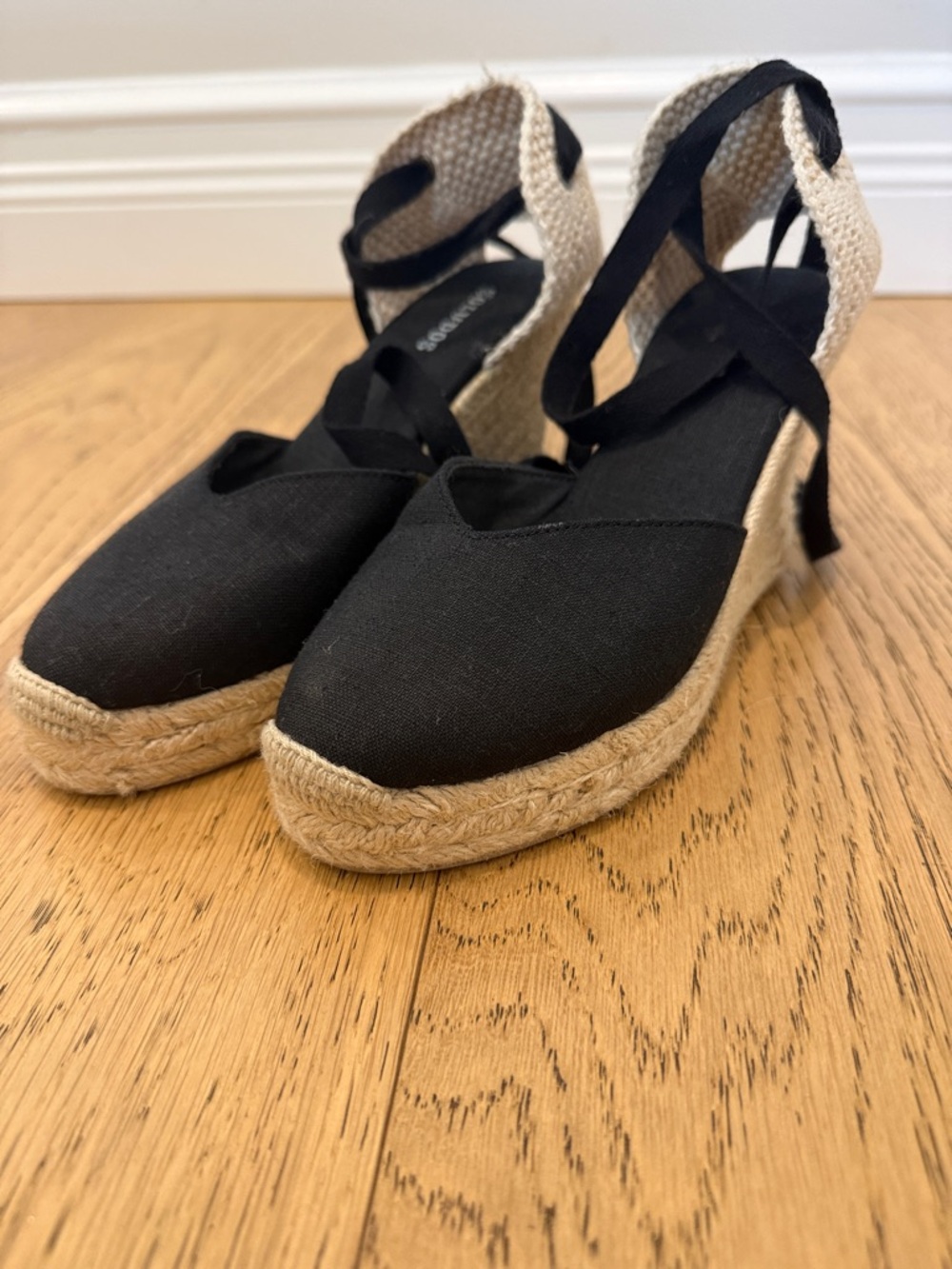 Soludos Black Espadrille Wedge Sandals with Natural Jute Heel